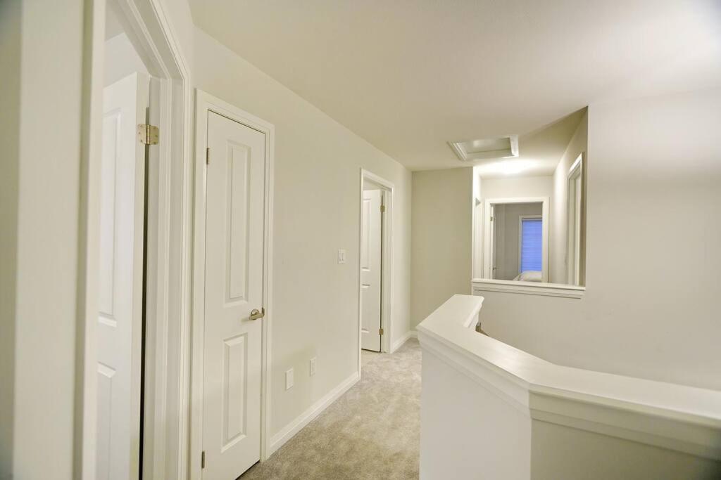 Beautiful And Unique Home In Niagara Екстер'єр фото